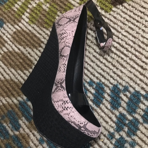 Y.E.S Shoes - Y.E.S Pink Size 9 High Wedges